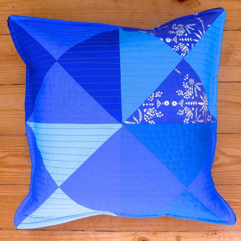 famous blue quilt - almofada
